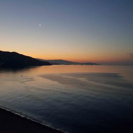 Atico En Almunecar. Primera Linea De Playa Con Vistas Espectaculares מראה חיצוני תמונה