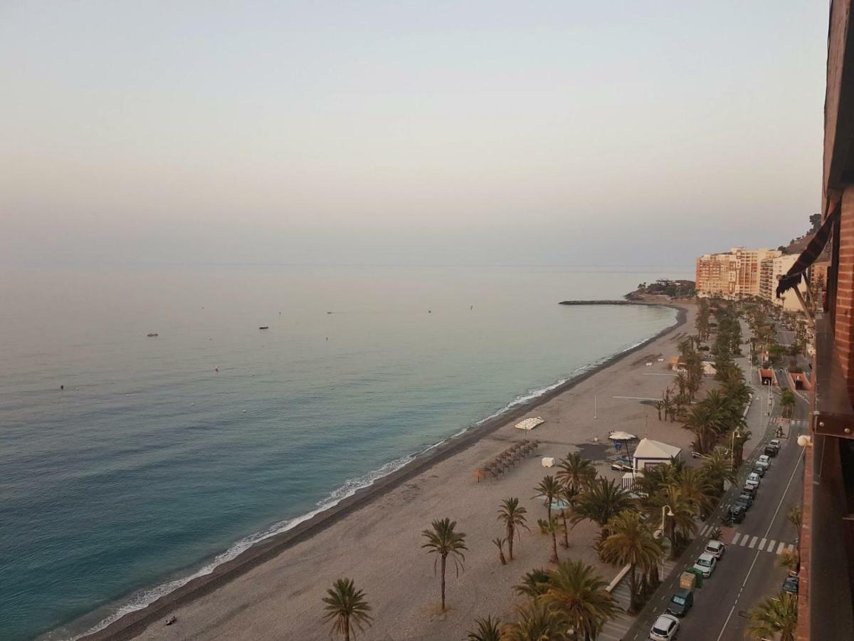 Atico En Almunecar. Primera Linea De Playa Con Vistas Espectaculares מראה חיצוני תמונה